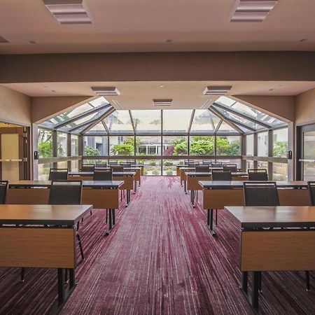 Courtyard By Marriott Lincroft Red Bank Hotel Exterior photo